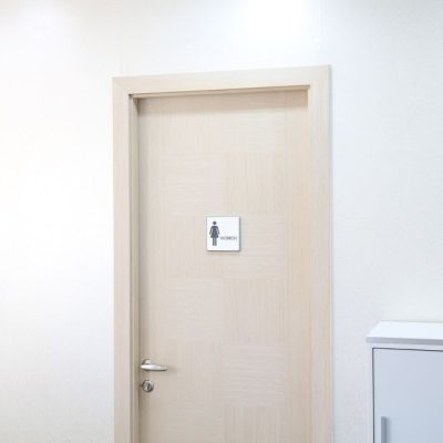 6-x-6-restroom-sign-for-woman-aluminum (4)