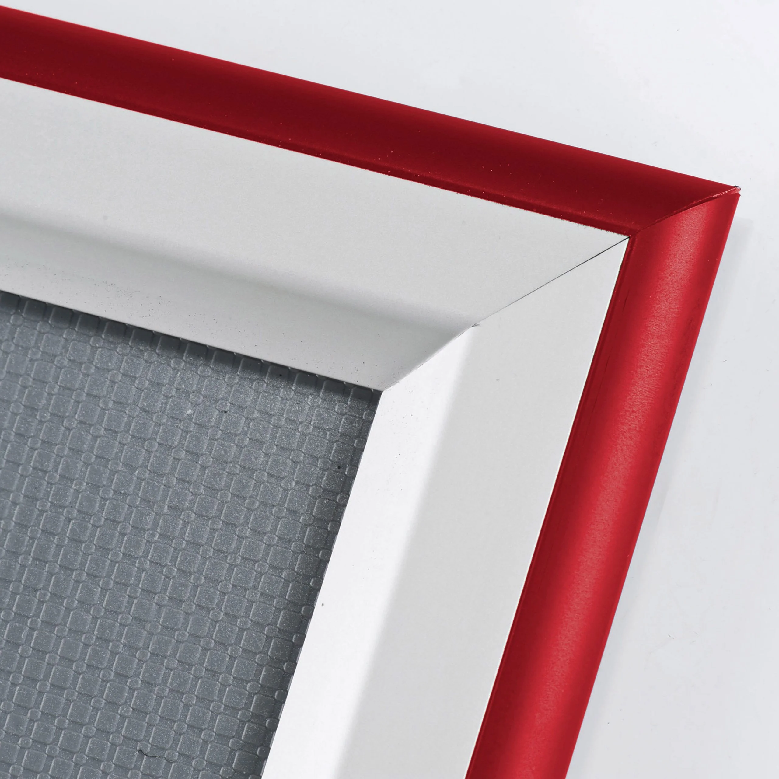 double-color-snap-poster-frame-1-58-inch-red-silver-color-mitred-profile double-color-snap-poster-frame-1-58-inch-red-silver-color-mitred-profile