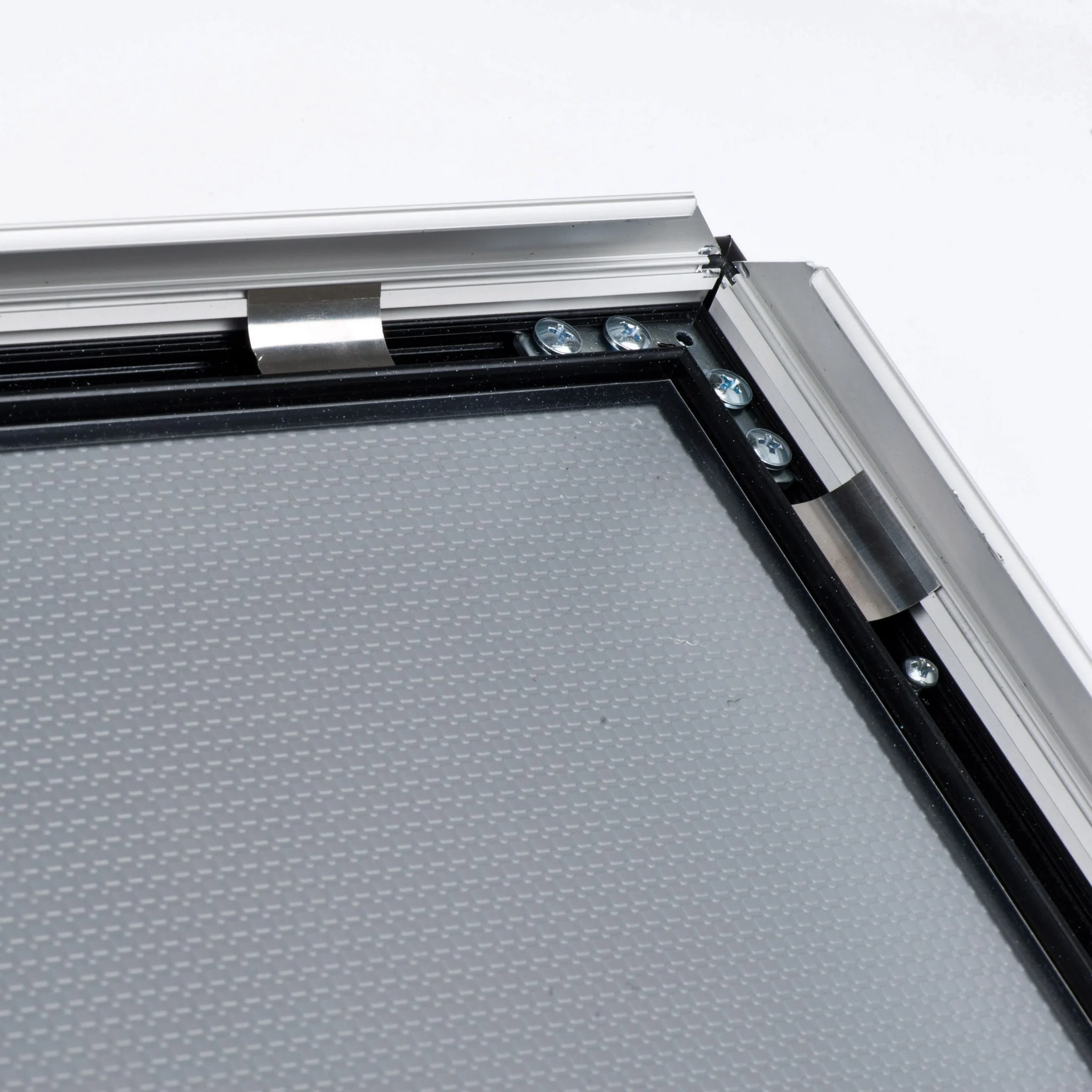 double-color-snap-poster-frame-1-58-inch-red-silver-color-mitred-profile2 double-color-snap-poster-frame-1-58-inch-red-silver-color-mitred-profile2