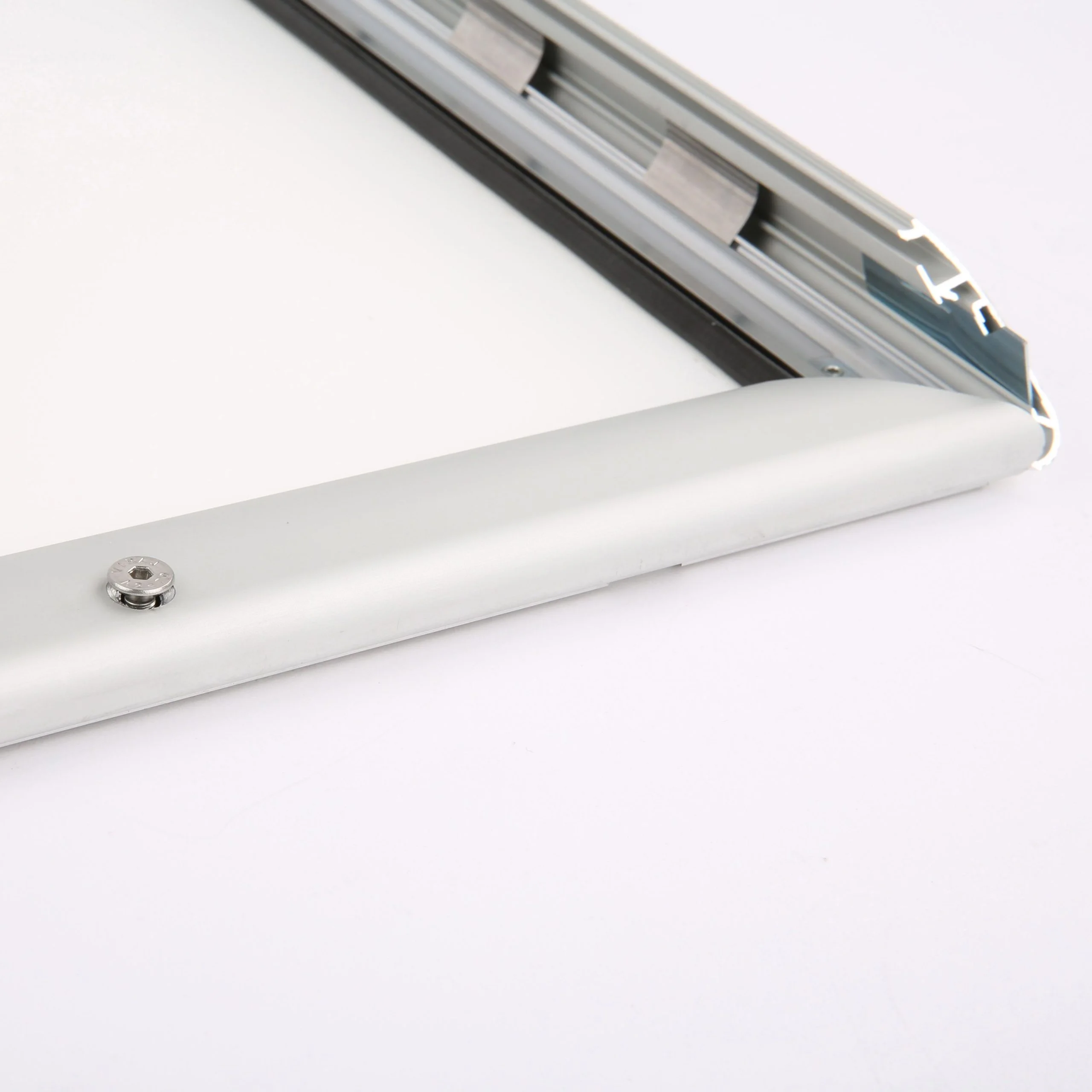 lockable-weatherproof-snap-poster-frame-1-38-inch-silver-mitred-profile-2 lockable-weatherproof-snap-poster-frame-1-38-inch-silver-mitred-profile-2