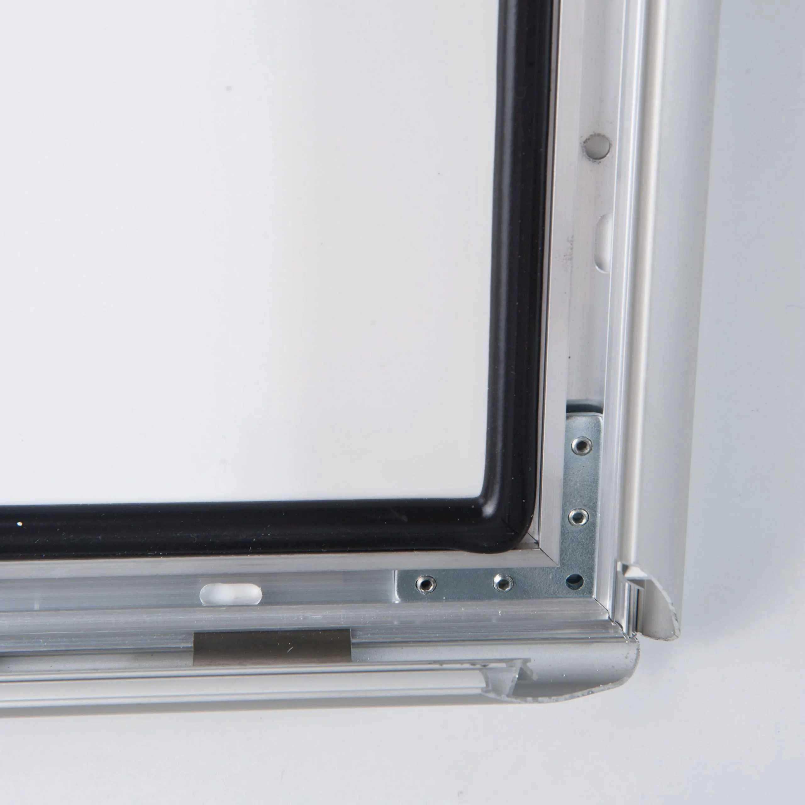 lockable-weatherproof-snap-poster-frame-1-38-inch-silver-mitred-profile-7 lockable-weatherproof-snap-poster-frame-1-38-inch-silver-mitred-profile-7
