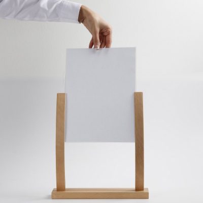 85x11-wooden-menu-holder-natural (7)