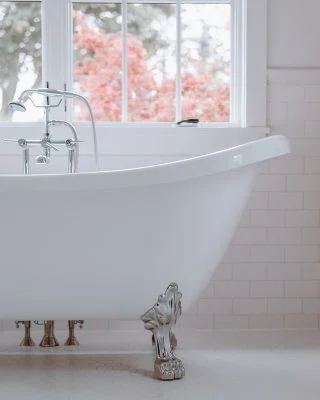 elegant circular tub