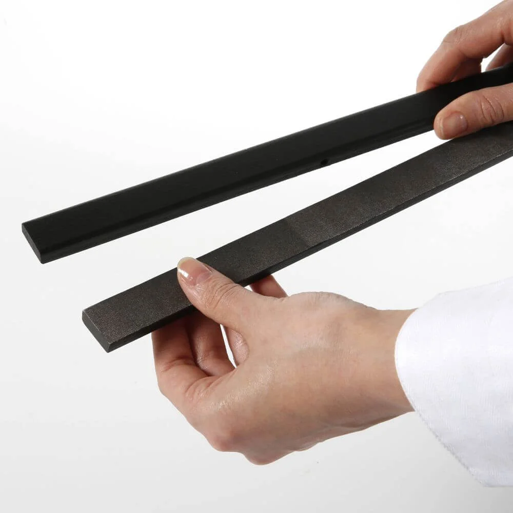 wood-magnetic-poster-holder-black (6)