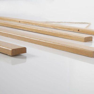 wood-magnetic-poster-holder-natural-wood (1)