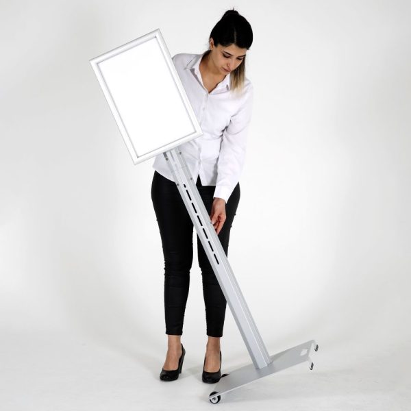 pedestal-outdoor-sign-holder-silver-11x17-inch-aluminum-snap-poster-frame-floor-standing-roll-on-wheels (4)
