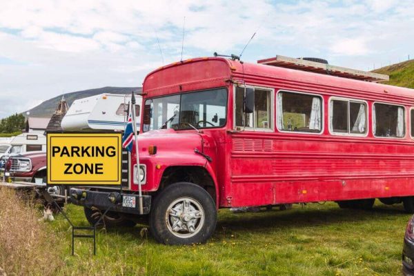 H Frame Real Estate Yard Sign Post - Banjo Style displaying a parking zone