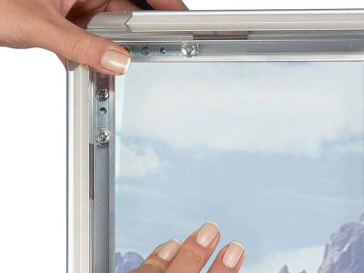 snap-poster-frame-1-25-aluminum-front-loading-wall-mounting-30x40-silver (4)