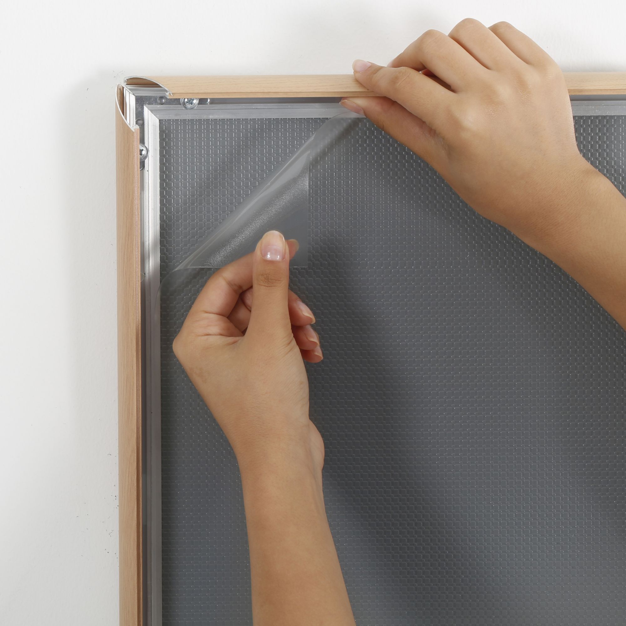 snap-frame-wood-8_5x11inch-aluminum-silver-1inch-profile-ucn255w181-3