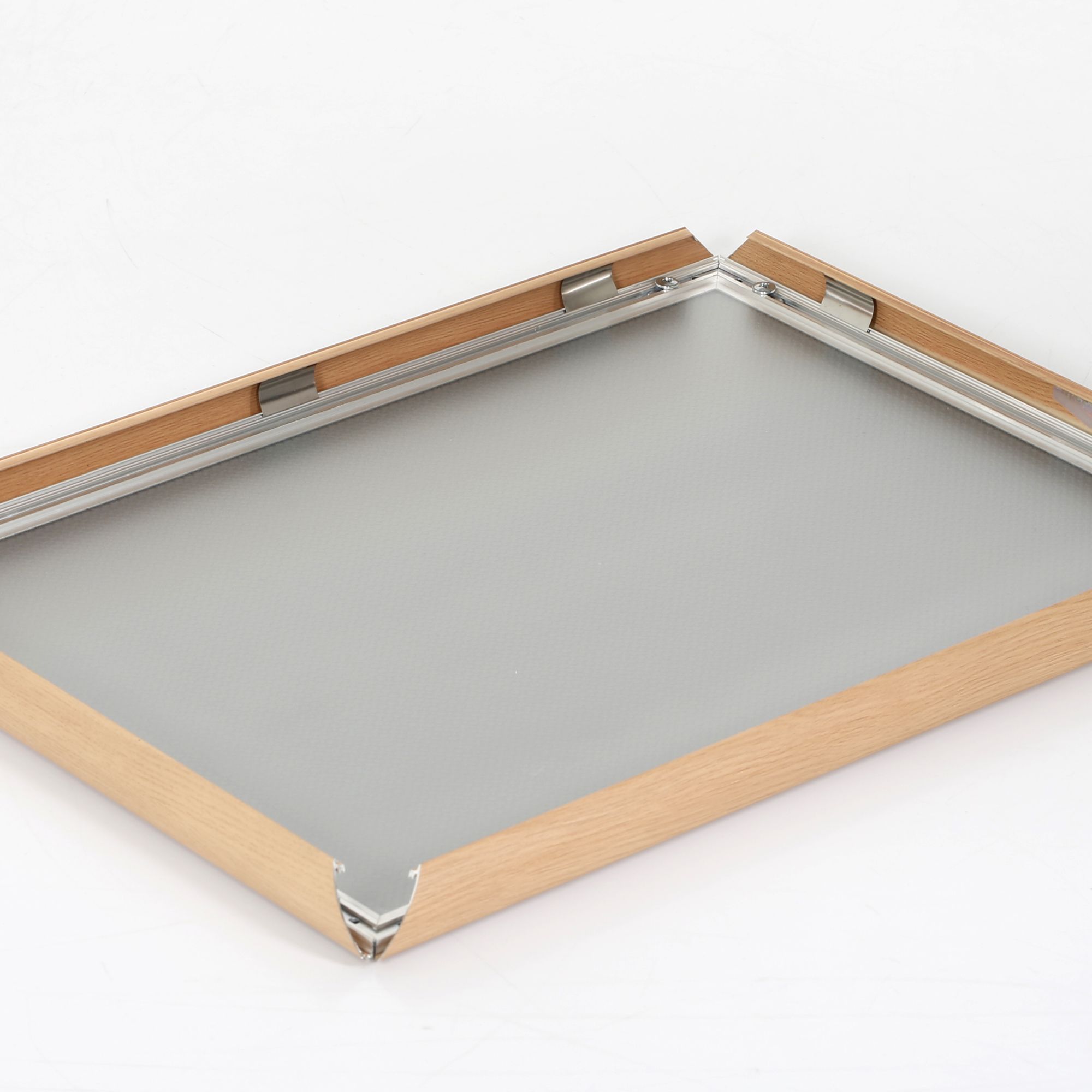 snap-frame-wood-8_5x11inch-aluminum-silver-1inch-profile-ucn255w181-5